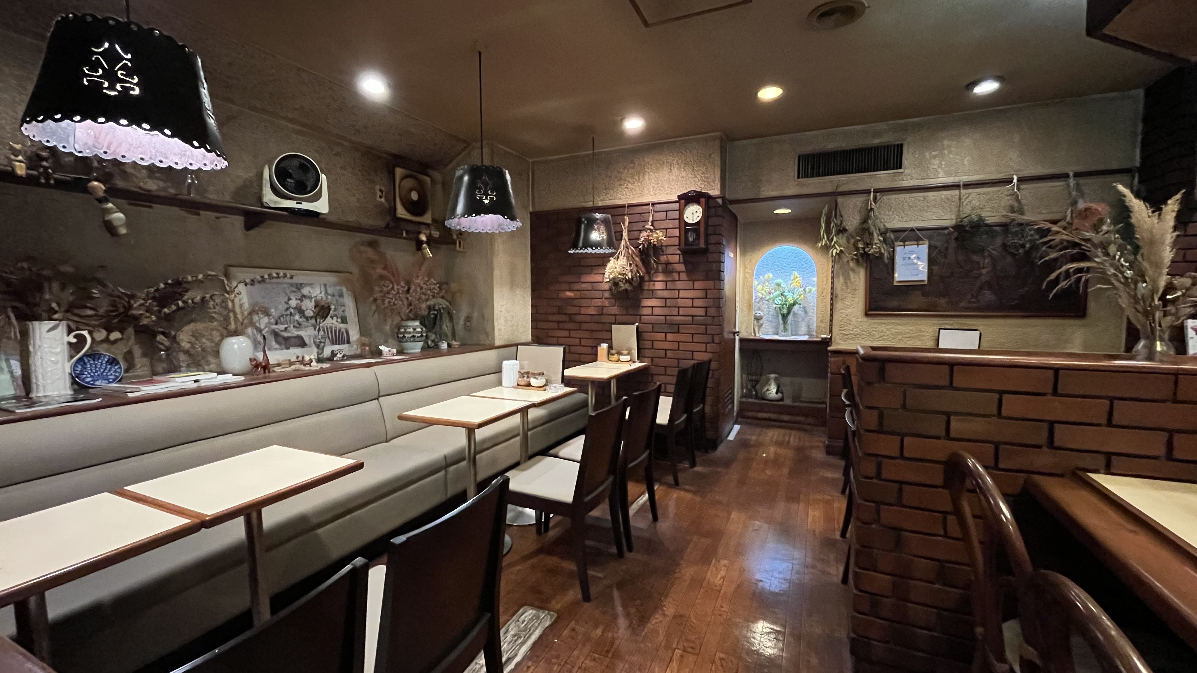 カフェ　コロボックル